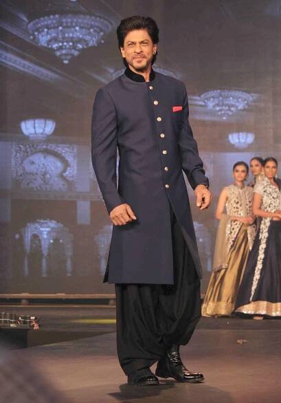 Shahrukh-Khan-Height-Weight-Age-Biography-More