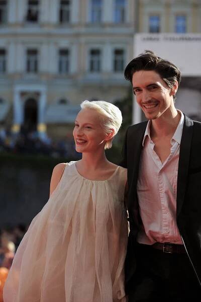Arrivals at the Opening Ceremony of the Karlovy Vary International Film Festival on June 30, 2017 - Anna Fialová, Jared Doreck - Z akcí