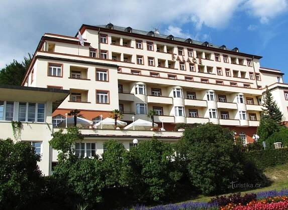 Dominanta Luhačovic - hotel Palace