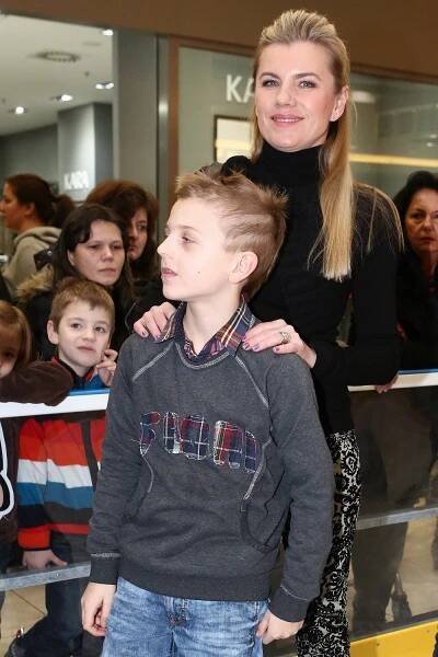 Desetiletý potomek Leony Machálkové je ostříhaný jako syn Angeliny a Brada