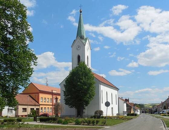 Kostel sv. Anny - Obec Huštěnovice
