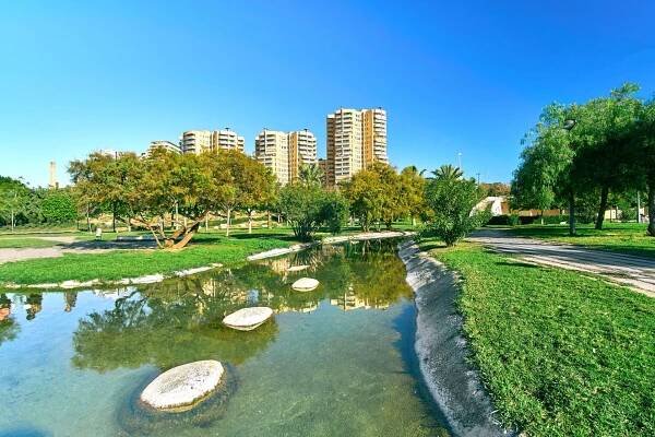 Zahradní park Turia ve Valencii | twindesigner/123RF.com