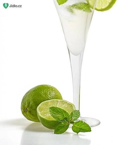 Vyfocený recept Bezový sirup pro nápoj Hugo foto č. 1 - Jídlo.cz