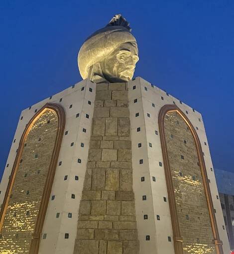 Statue of Abu Ja'far al-Mansur