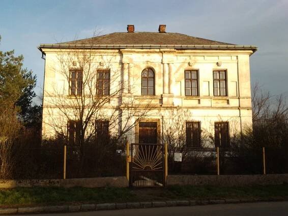 Soubor:Zámeček Staré Ždánice.jpg