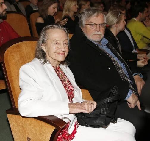 Zemřela herečka Nina Divíšková. Na společné chvíle zavzpomínala kolegyně Dana Batulková - galerie | Život v Česku