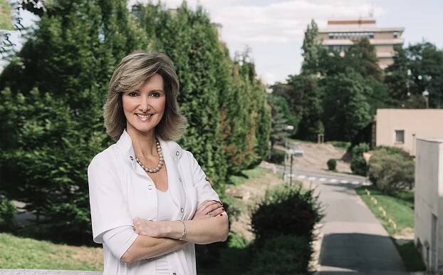 Co prozradí vlasy? Nemoc i vegetariána, vysvětluje profesorka Arenbergerová