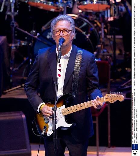 Je to opravdu on? Legendární Eric Clapton skončil na vozíku a je k nepoznání