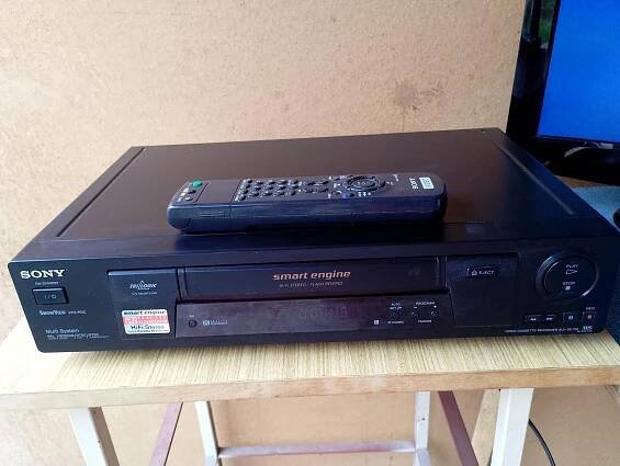 SONY VHS přehrávač SLV-SE700K / Multi systém / funkční - TV, audio, video