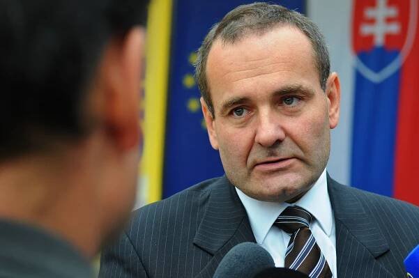 Zástupca stavbárov vysvetľuje, v čom neverí analytikom z ministerstva financií