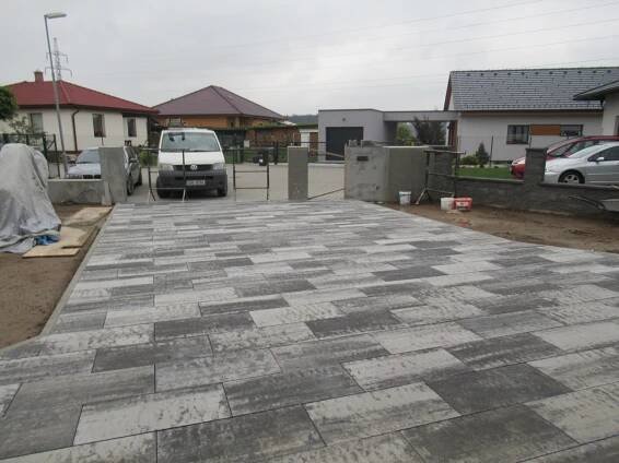 Dokončovací práce nadstandardního rodinného domu - Stavitelství Adamec