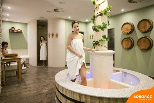 Vinařský pobyt pro dva ve Wine Wellness Hotel Amande