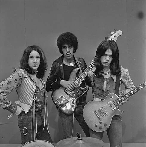 Súbor:Thin Lizzy - TopPop 1974 1.png – Wikipédia
