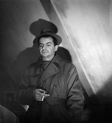 Roger-Viollet | 623707 |  Le Doulos , film by Jean-Pierre Melville. Serge Reggiani. 1962. | © Alain Adler / Roger-Viollet