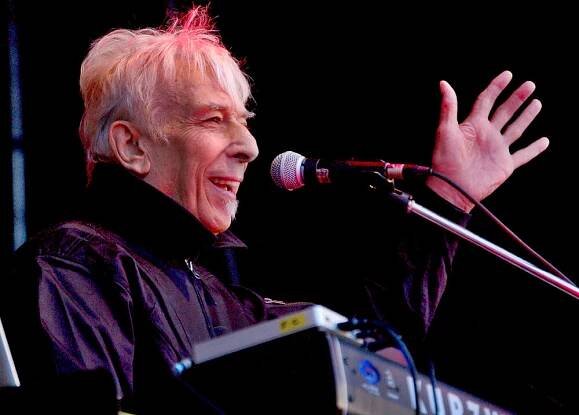 (A ještě jedna) písnička dne: John Cale - Lazy day - Proti šedi