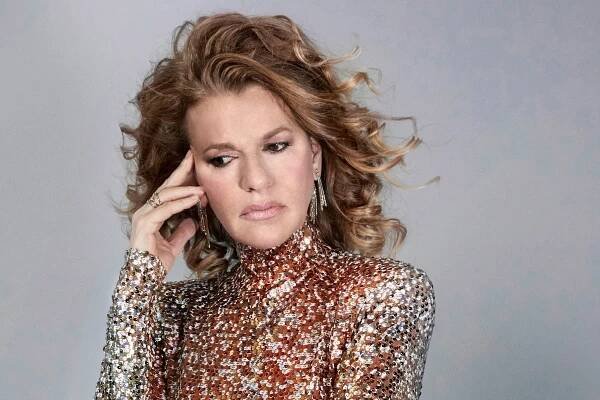 Sandra Bernhard: Shapes & Forms