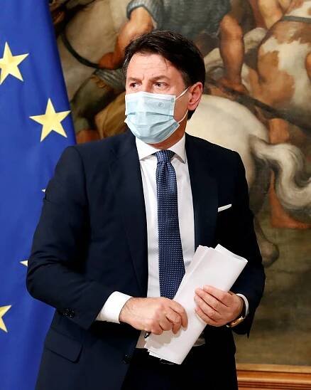 Italian government totters as Conte, Renzi divide deepens