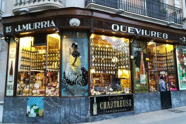 Barcelona shop is charging tourists who take selfies instead of buying things
