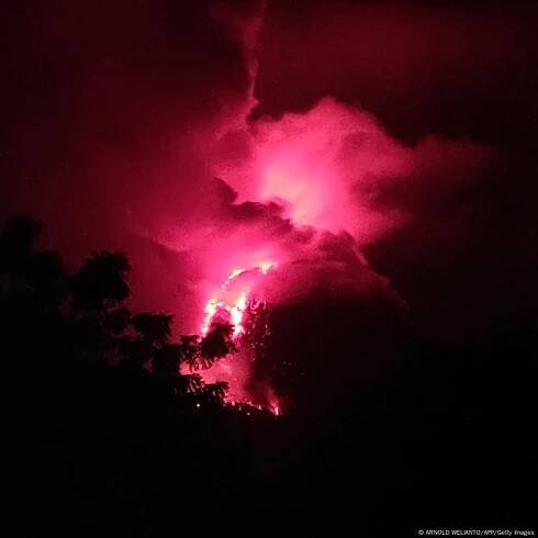 Why are volcanoes common in the Pacific Ring of Fire?