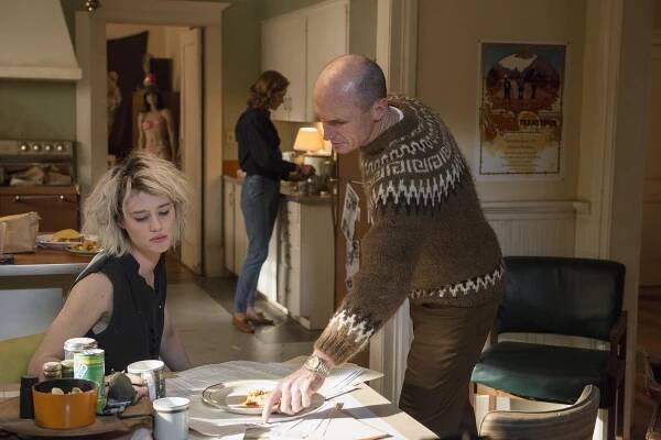 Halt and Catch Fire - PC Rebelové - Play with Friends - Z filmu - Mackenzie Davis, Toby Huss