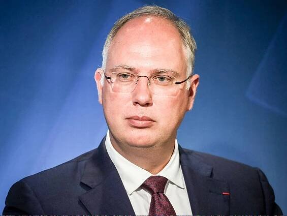 Kirill Dmitrijev (* 12. dubna 1975, Kyjev) je ruský finančník a investor, generální ředitel Ruského fondu přímých investic (od dubna 2011). Místopředseda Investiční rady pod předsedou Státní dumy Ruské federace, vedl Icon Private Equity (soukromý kapitálový fond s kapitálem ve výši více než 1 miliardy USD, 2007-2011).
