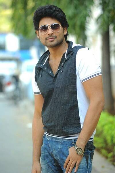 Latest Hot Pics Of Ajmal Ameer