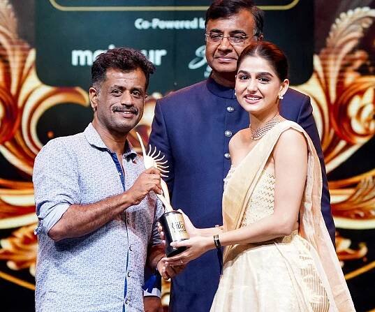 award-image