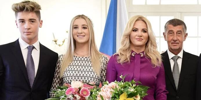 Monika s Andrejem společně vychovali dceru Vivien a syna Frederika.