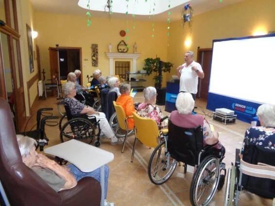 ZÁŘÍ v našem Domově - Oficiální stránky Domova pro seniory Seniorcentrum Slavkov, příspěvková organizace