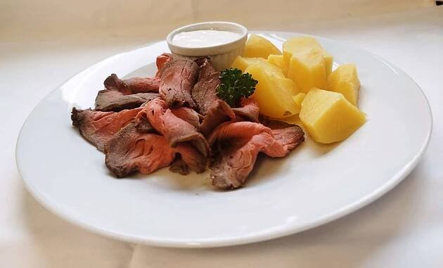 Penzion Na Závisti Veltrusy | Ubytování / Restaurace / Tankové pivo