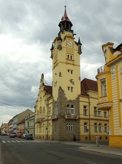 Soubor:Lovosice, dům s věží.JPG – Wikipedie