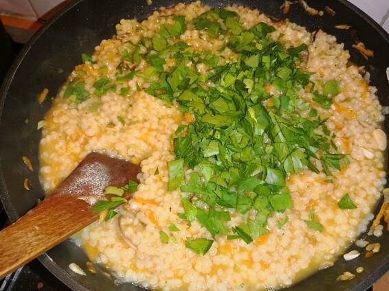 Tarhoňa s houbami a kořenovou zeleninou | Recept | Uvařsisám.cz 