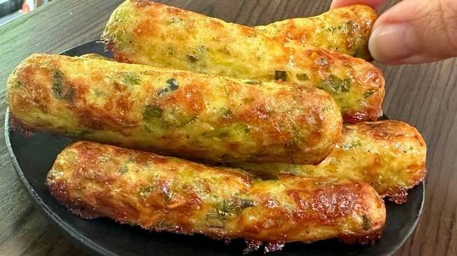 Zapečené cuketové rolky s ovesnými vločkami, sýrem a zelenou cibulkou - Slaná pochoutka!