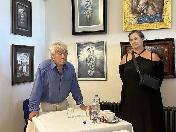 Fotograf Jan Saudek se setkal se svými příznivci v Moravském Krumlově u příležitosti své výstavy, kterou hostí tamní zámek.