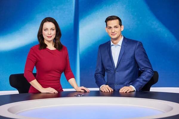 Moderátoři Veronika Petruchová a Martin Čermák - Moderátoři Televizních novin (24/24)