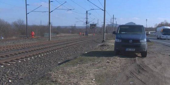 Kvůli poruše trakčního vedení mezi Chomutovem a Mostem jezdí vlaky jen po jedné koleji
