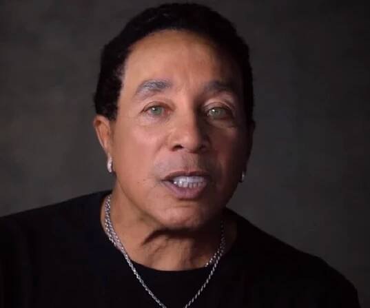 Smokey Robinson Biography - Facts, Childhood, Family Life & Achievements