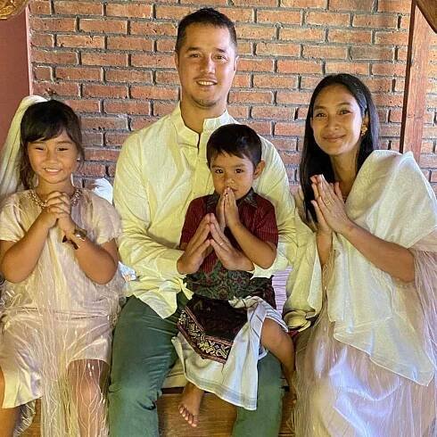 Happy Salma with Children & Husband Pic