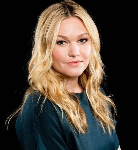 Actress Julia Stiles Professional Photo Wallpaper