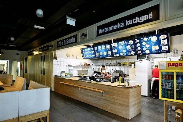 Degustační vyvážené menu pro 2 osoby: hovězí se zelím i kuře a skvělé dorty