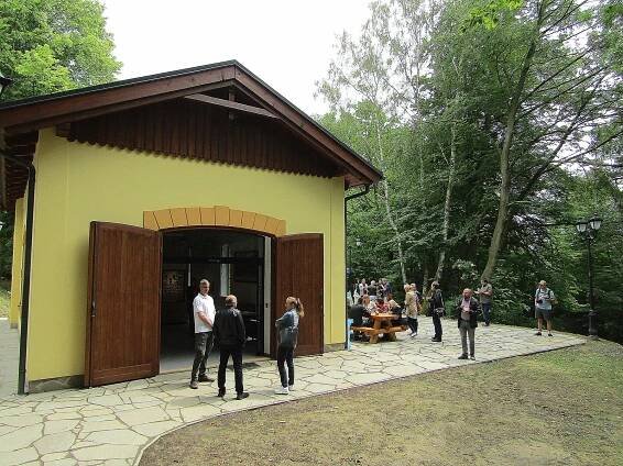 Návštěvnické středisko Chýnovské jeskyně slavnostně zahájilo provoz