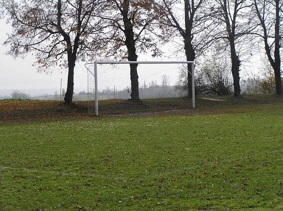 Fotbal 2008 – Ukončení provozu tr. hřiště - Oficiální stránky obce Těškovice