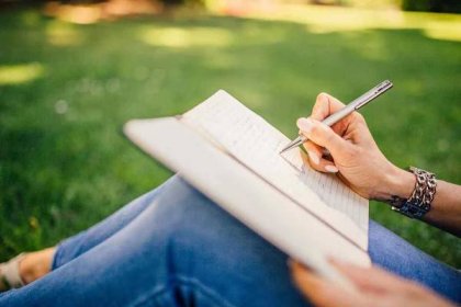10 Ways Journaling Can Help You Heal Your Heart - Heidi Dellaire