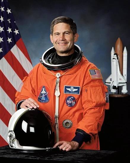 Official astronaut portrait for Paul Lockhart