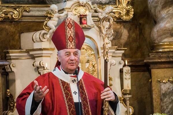 Pražský arcibiskup Jan B. Graubner celebroval mši k třiceti letům Charity Beroun