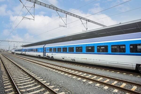 Z továrny vyjel poslední InterJet, ČD jej převezmou na přelomu března a dubna - Zdopravy.cz