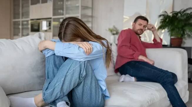 Energetičtí upíři umí pěkně potrápit. Citové vydírání, pláč, manipulace, urážky, to vše patří do jejich vztahového repertoáru.