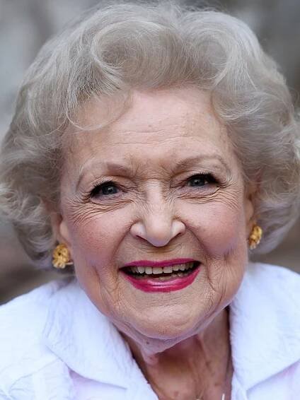 Betty White: 6 Facts About Hollywood's Golden Girl