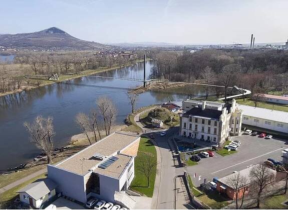 Plány na lávku přes Labe mezi Lovosicemi a Píšťany se znovu odkládají kvůli sporu o cenu pozemku