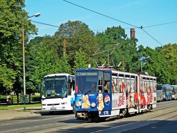 Tallinn omezuje reklamu na vozech veřejné dopravy